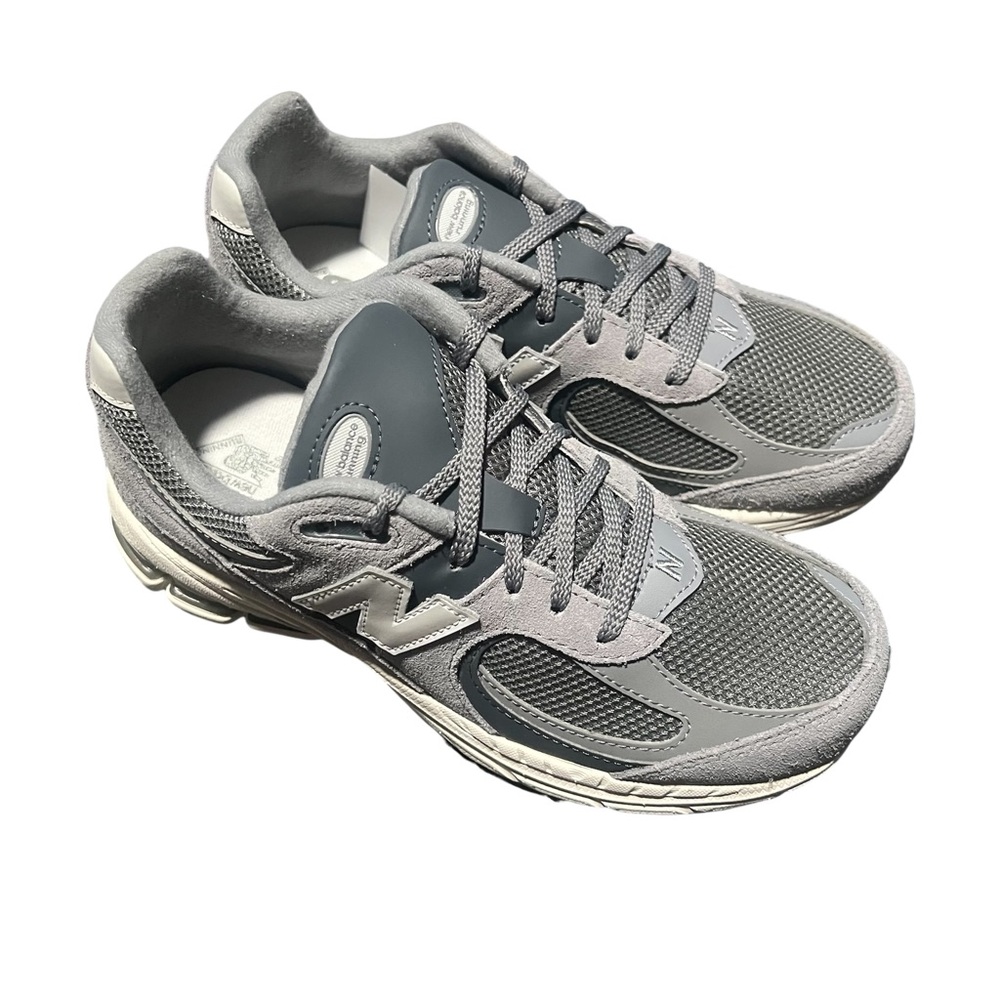 New Balance Kid’s  Gray Sneakers 6Y